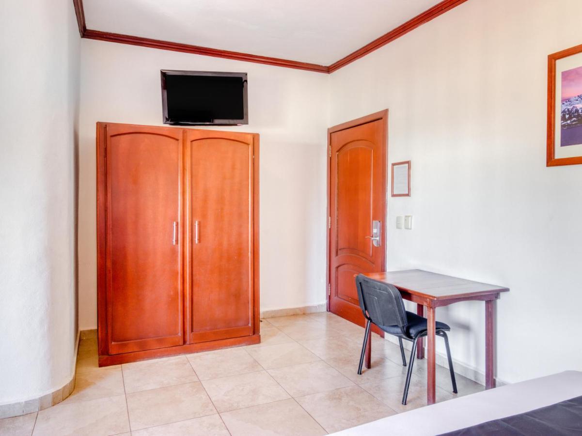 Monte Salerno Hotel & Suites Montemorelos Exterior photo