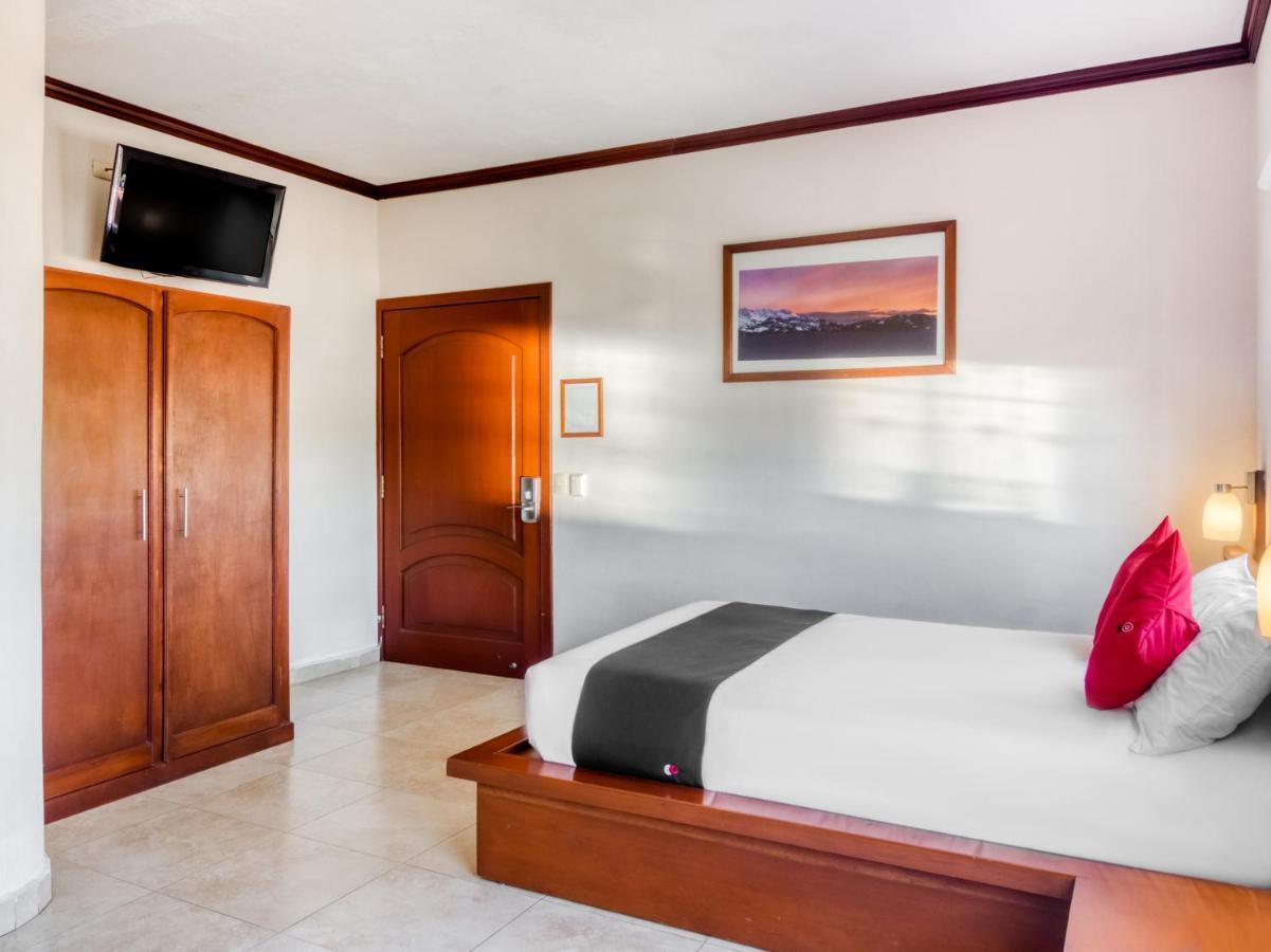 Monte Salerno Hotel & Suites Montemorelos Exterior photo