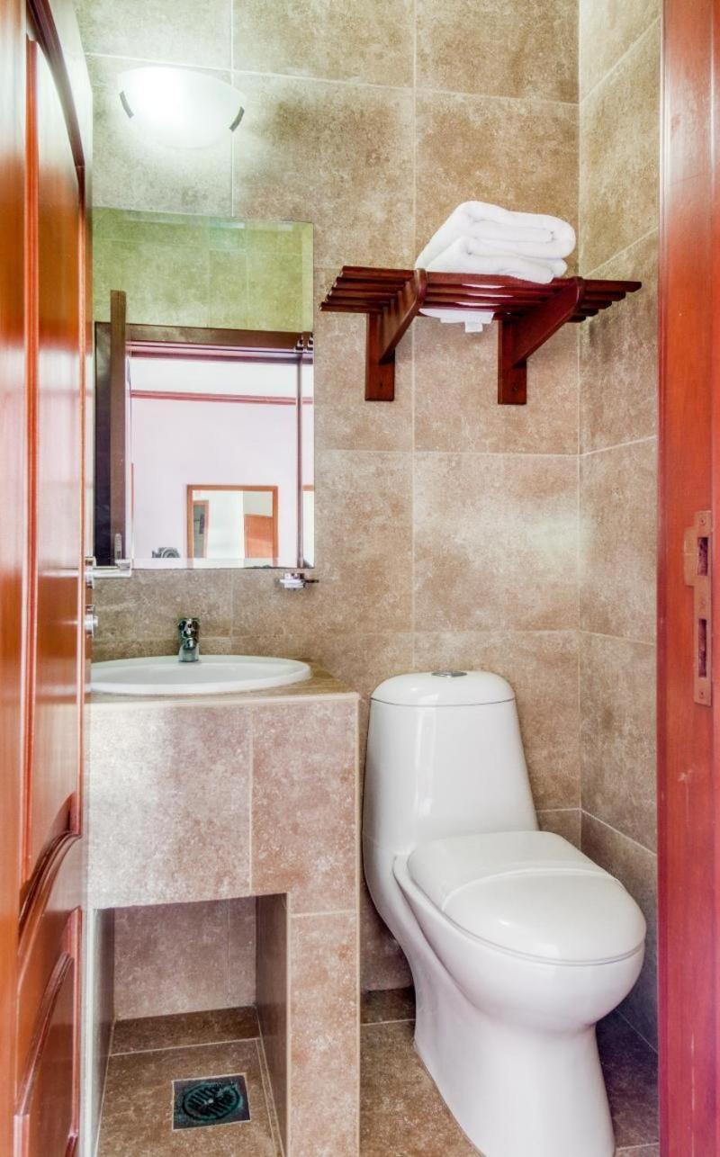 Monte Salerno Hotel & Suites Montemorelos Room photo